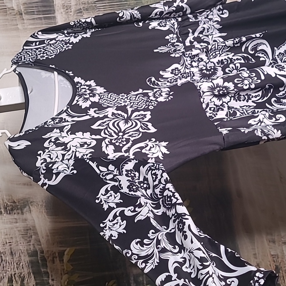 Womens Large black and white floral paisley dressy oversized blouse - Picture 3 of 6